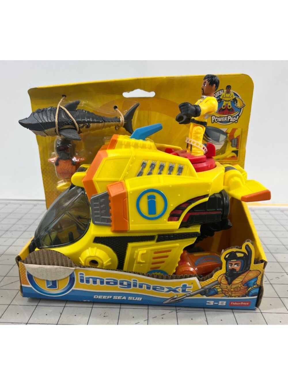 Fisher-Price Imaginext Deep Sea Sub With Diver Shark & Accessories - Picture 1 of 8